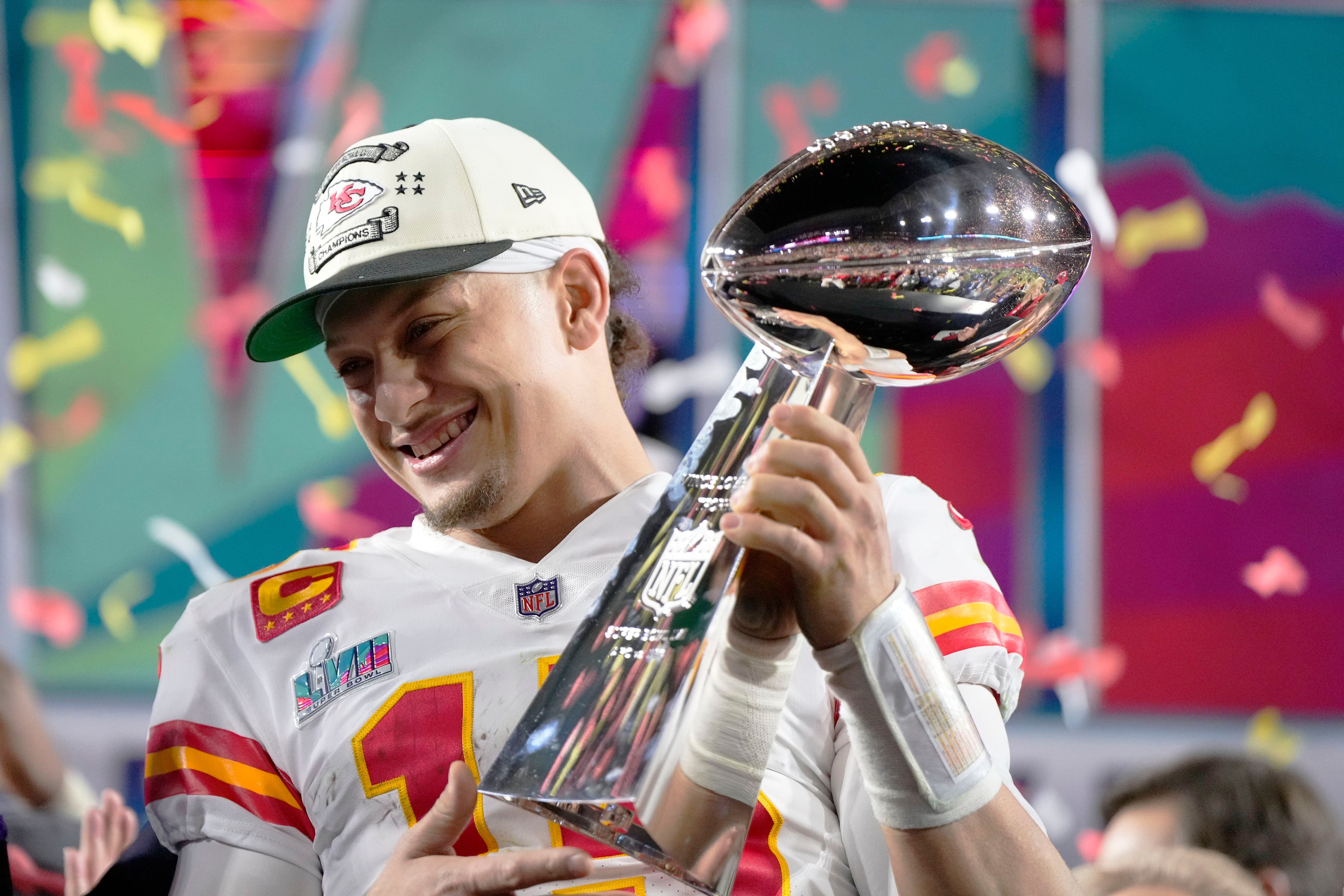 Kansas City Chiefs, Patrick Mahomes rally to beat Eagles in Super Bowl