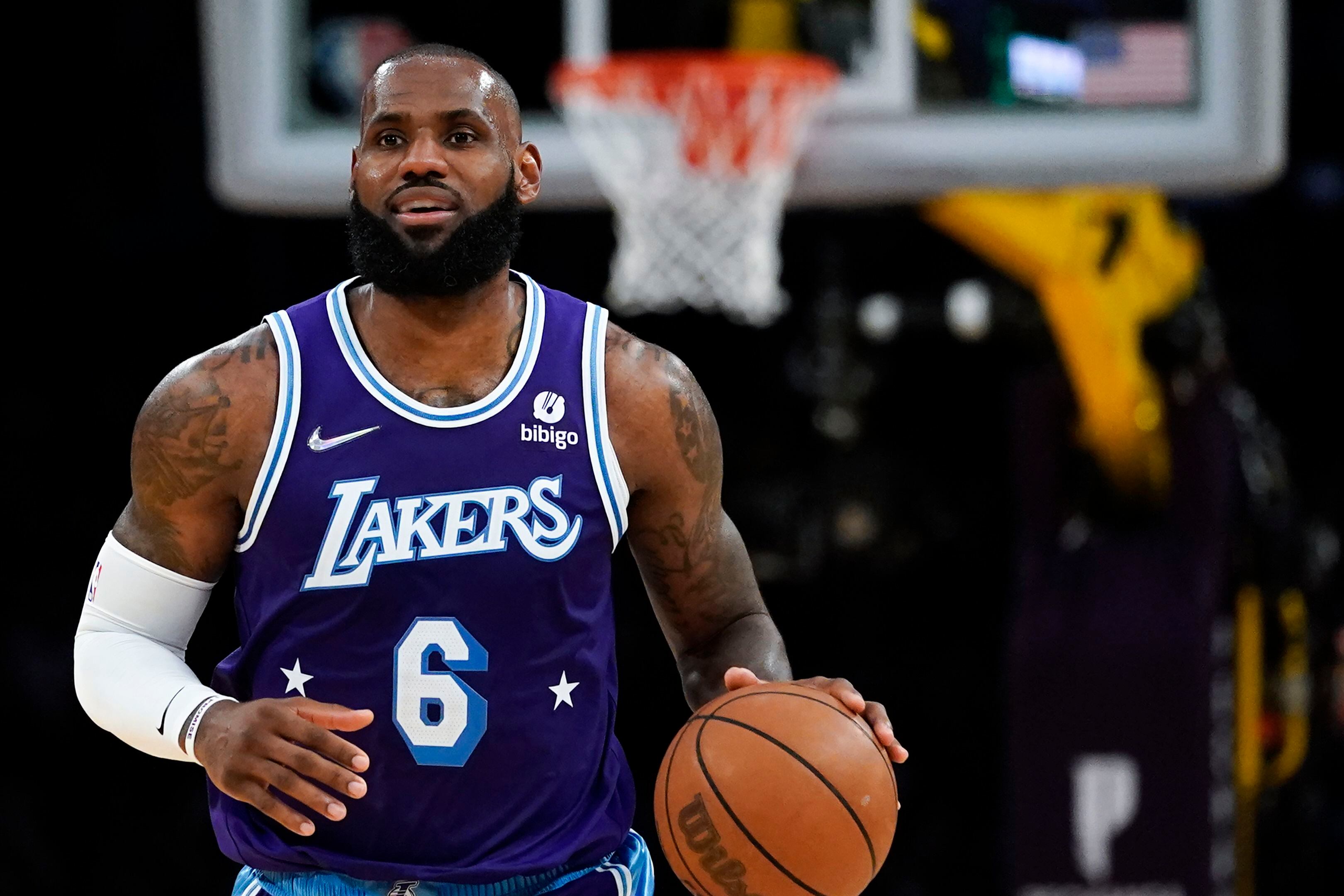 LeBron James, Los Angeles Lakers agree to 2-year, $97.1 million extension  that includes 3rd-year player option - ESPN