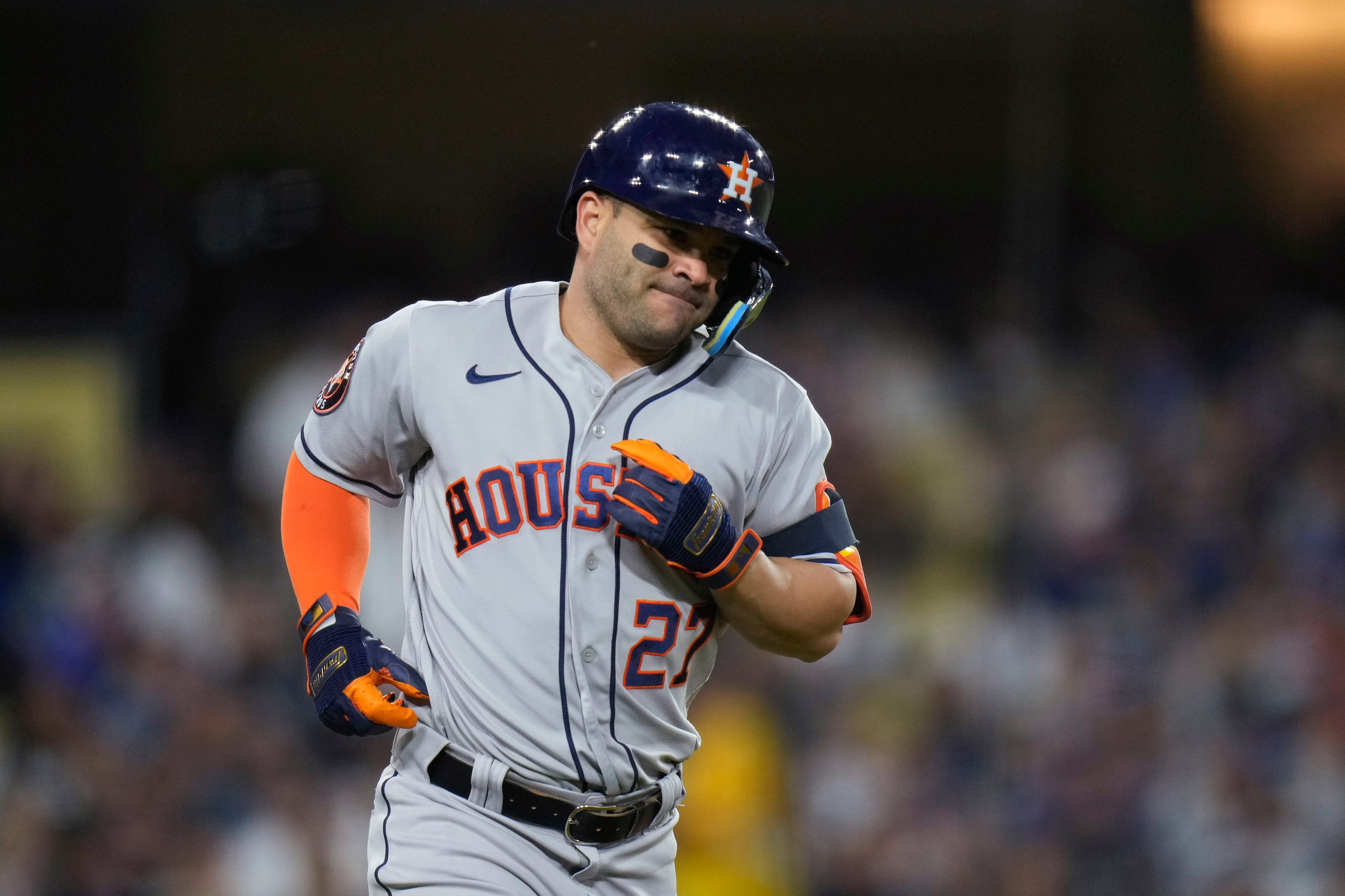 Dodgers edge defending champion Astros 3-2 as LA fans rain down boos on  Altuve and Bregman