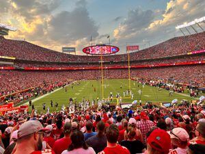 Detroit Lions fans show up in droves, soak up win at Arrowhead