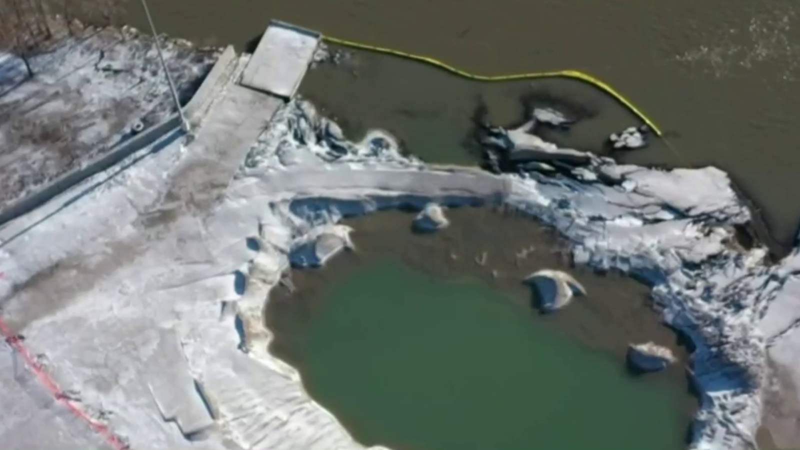 Detroit Bulk Storage river spill: Officials deem containment plans not