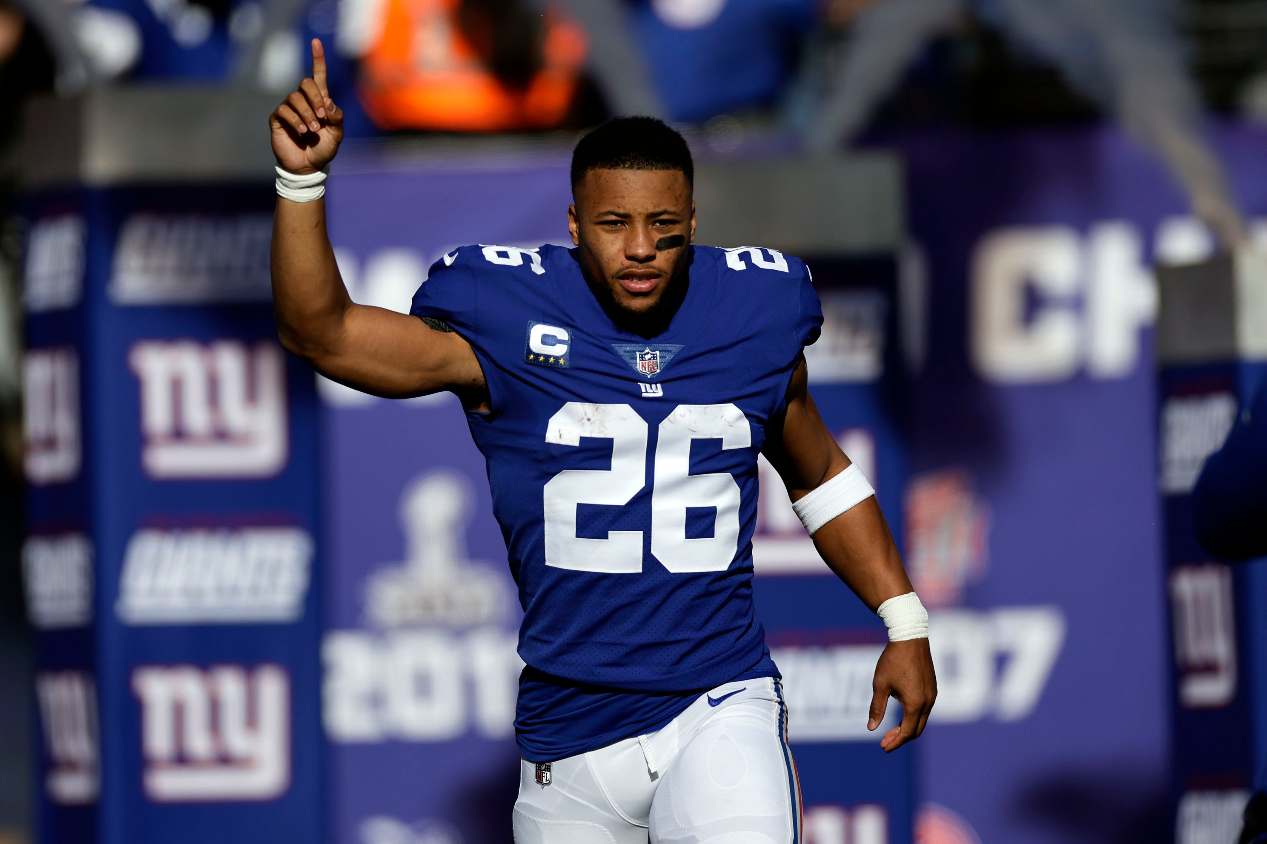 Giants' Saquon Barkley returns to the field a day after signing a 1-year  deal