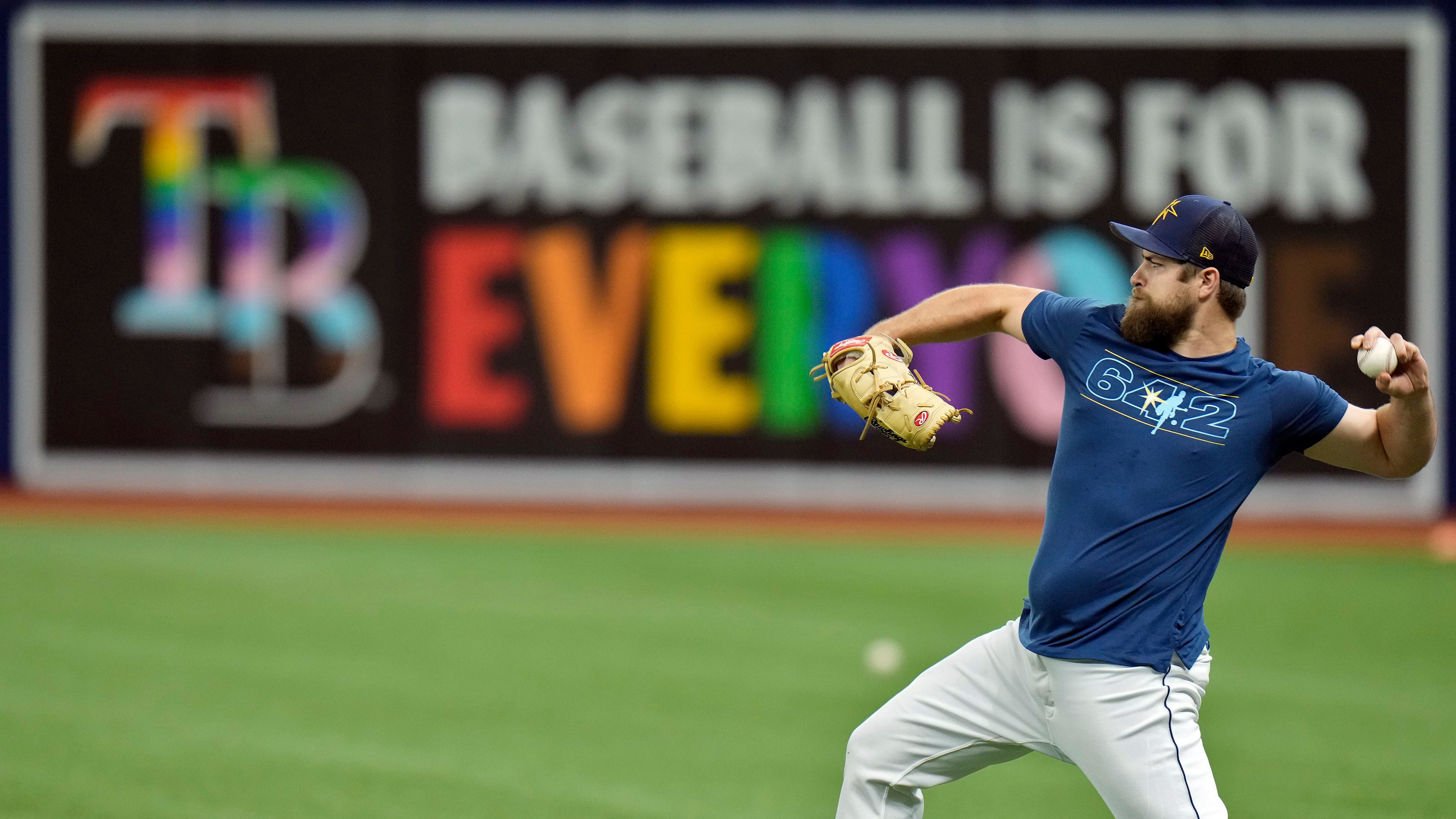 Kershaw disagrees with Dodgers' decision to reinstate gay 'nun' group for  Pride Night award