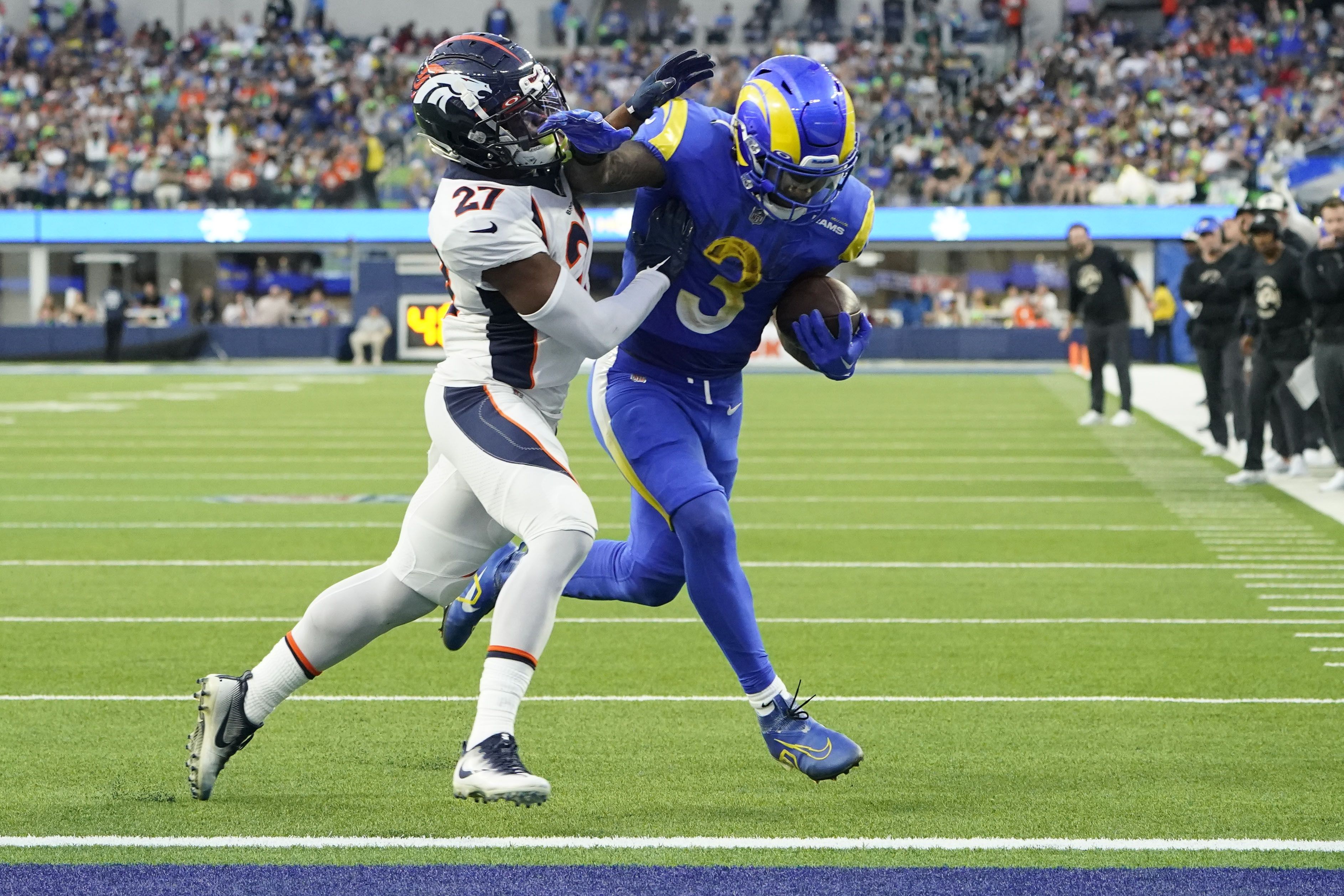 Los Angeles Rams cornerback Cobie Durant (14) lines up for the