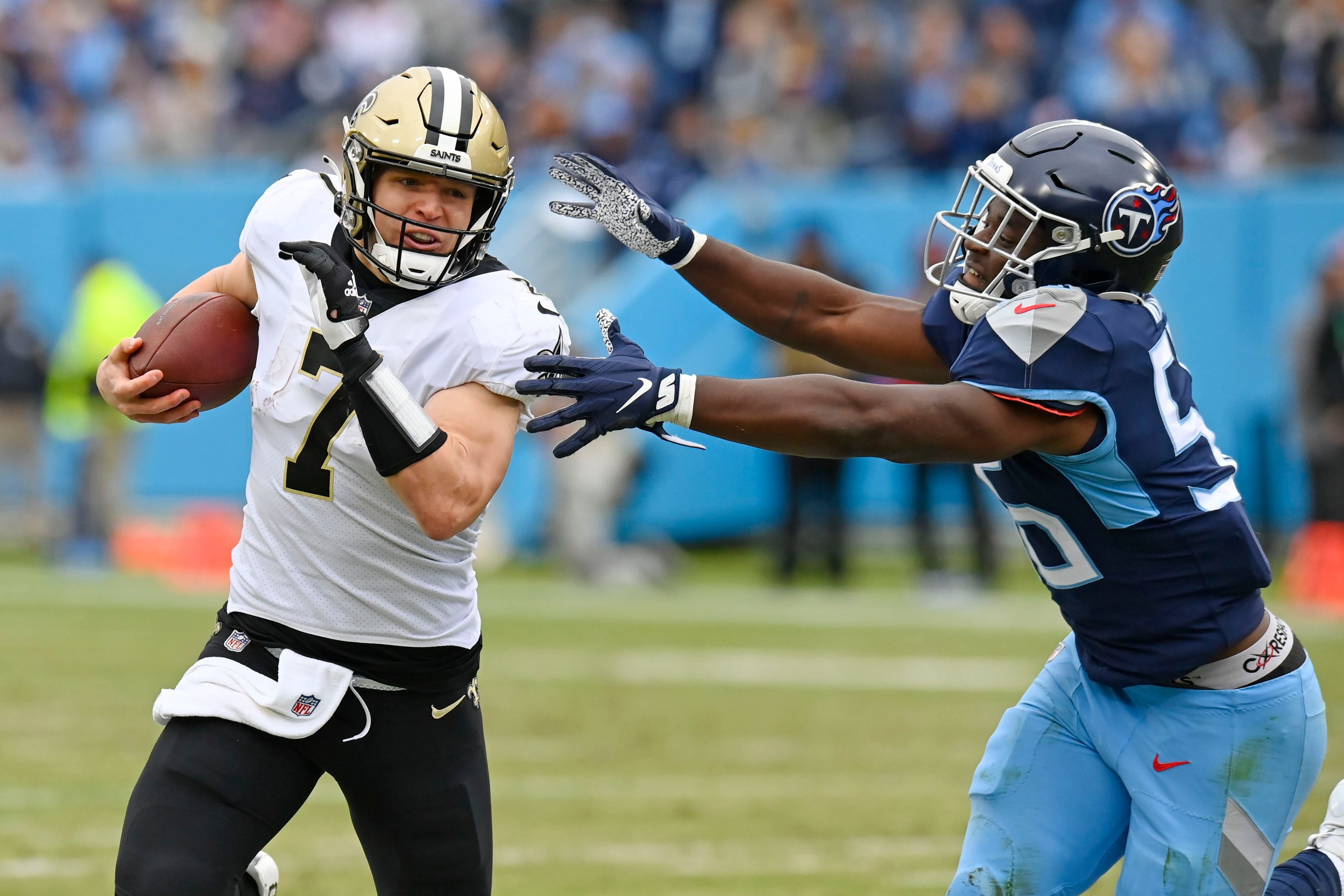 Titans' NFL-best winning streak now 6, edge Saints 23-21