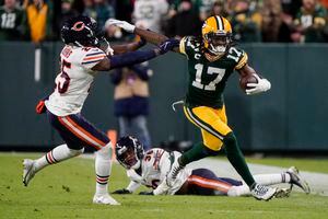 Rodgers Throws 4 TD Passes, Packers Defeat Bears 45-30