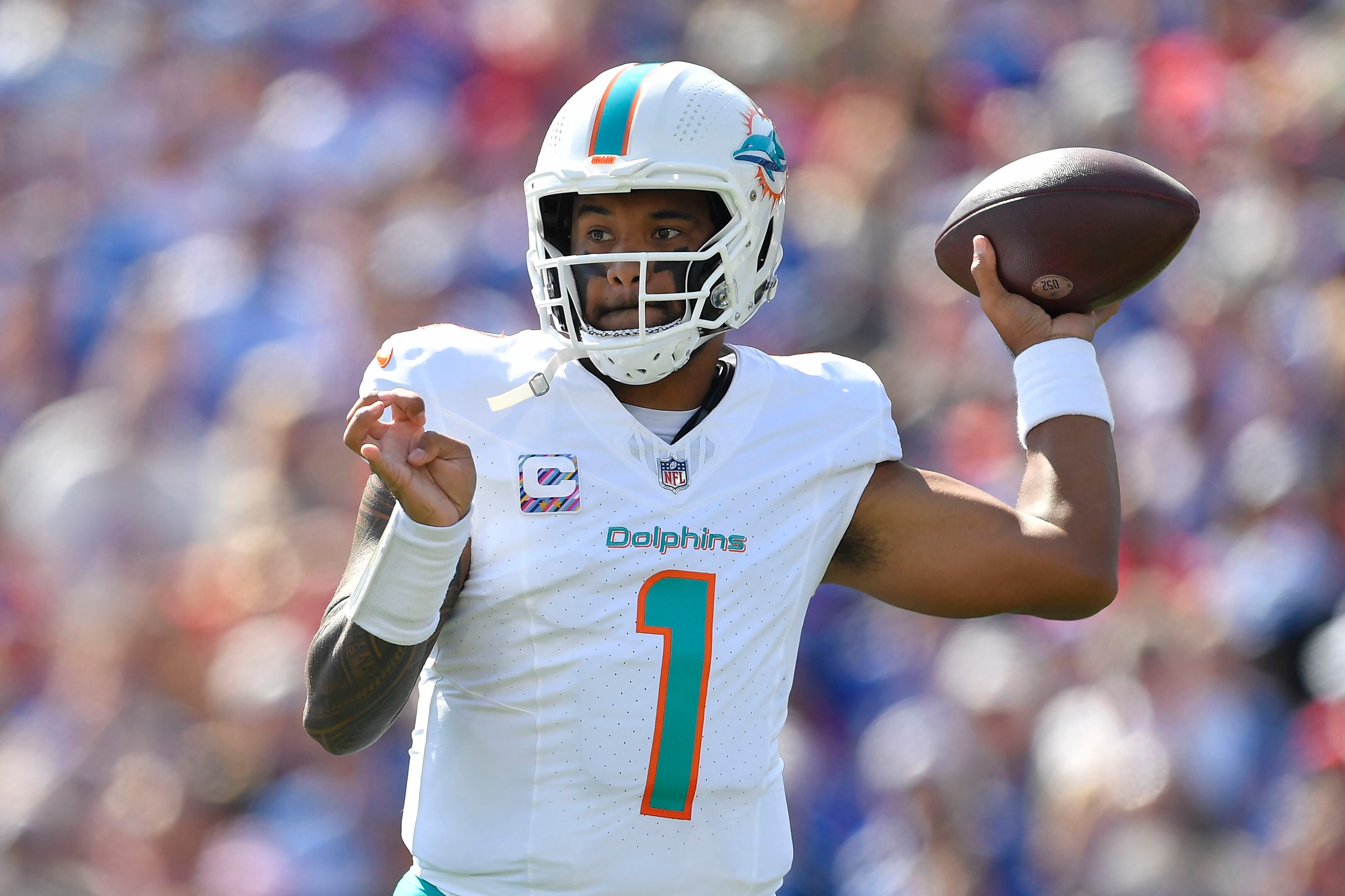 Josh Allen throws 4 TD passes, runs for score, Bills rout division rival  Dolphins 48-20