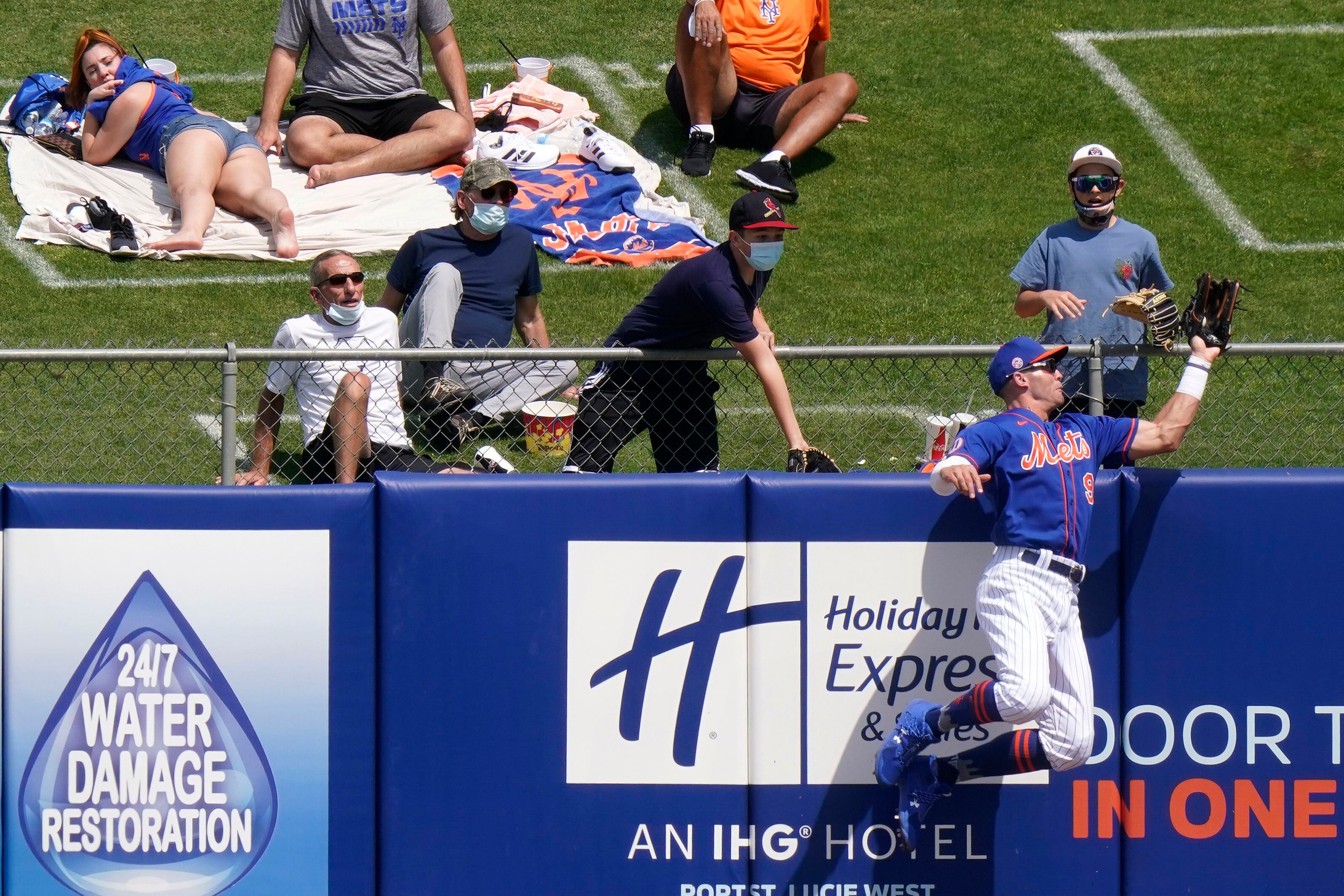 Lindor, Mets talk about new deal; Rosario struggles in CF