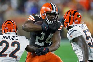 Burrow sacked, Bengals pummeled by Browns in 32-13 loss