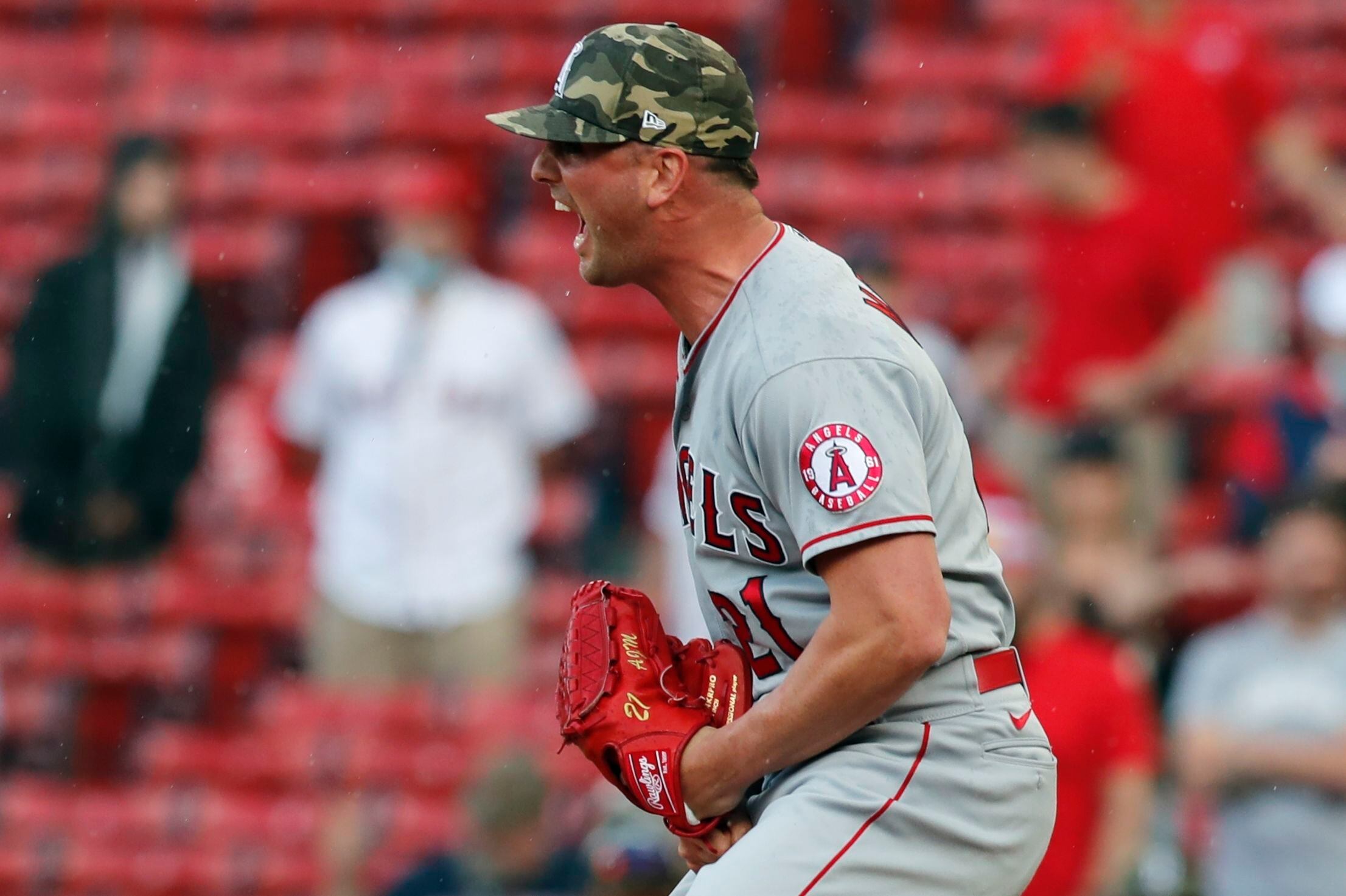 Ohtani's 2-out, 2-run HR in 9th sends Angels over Bosox 6-5