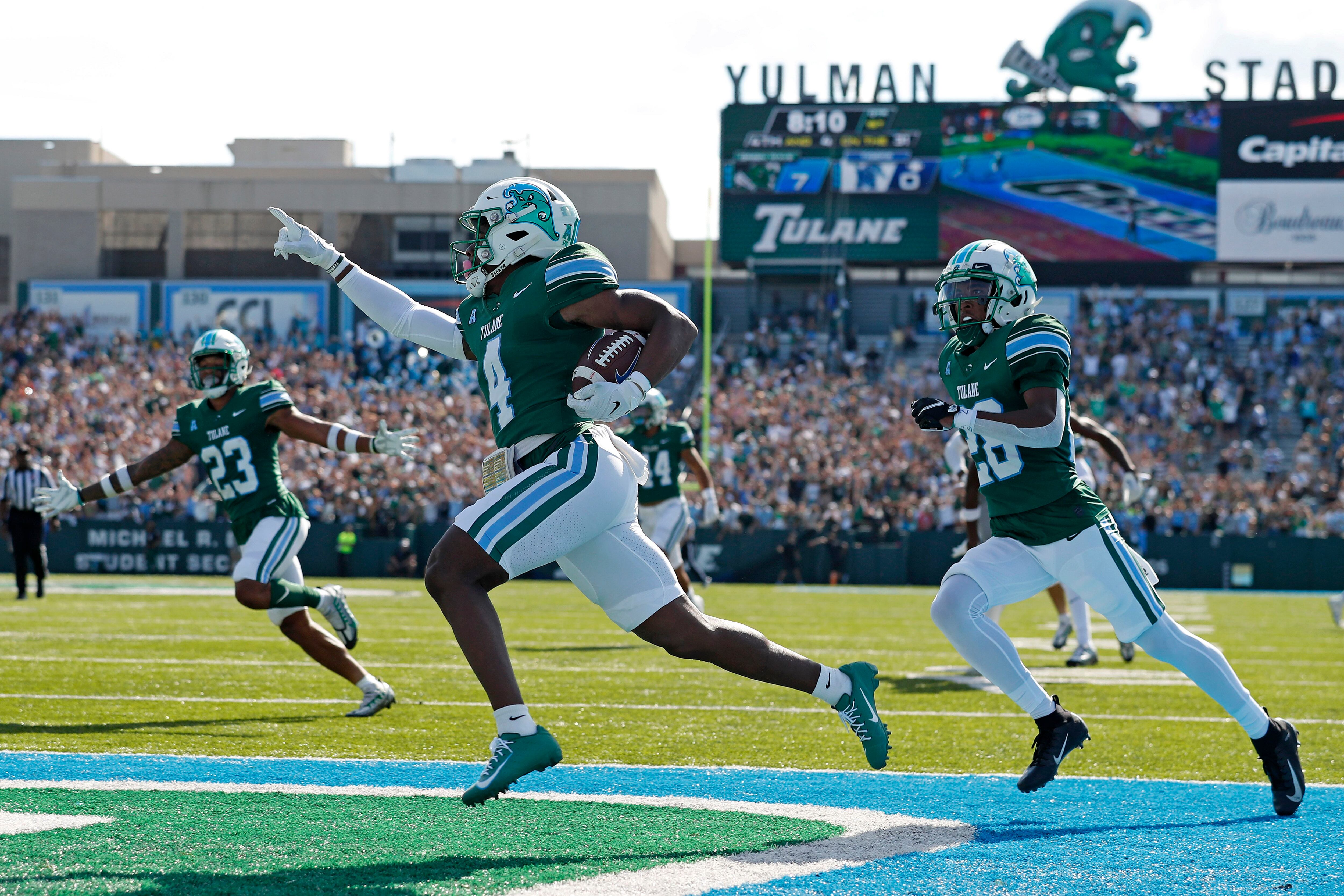 TEN STRAIGHT: Tulane Baseball Blasts Memphis in Game Four to Complete Sweep