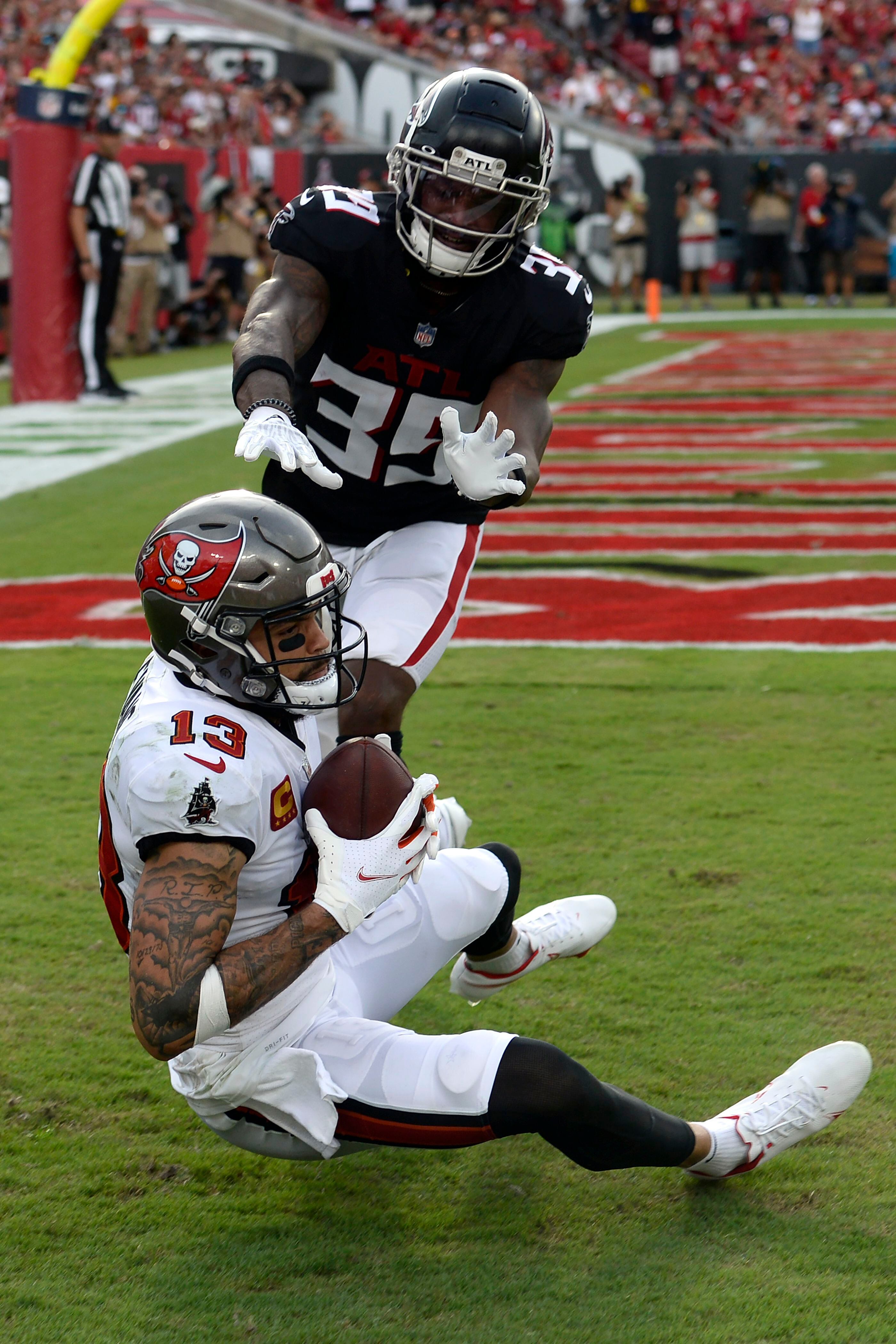 Brady has 276 yards, 5 TDs; Buccaneers rout Falcons 48-25