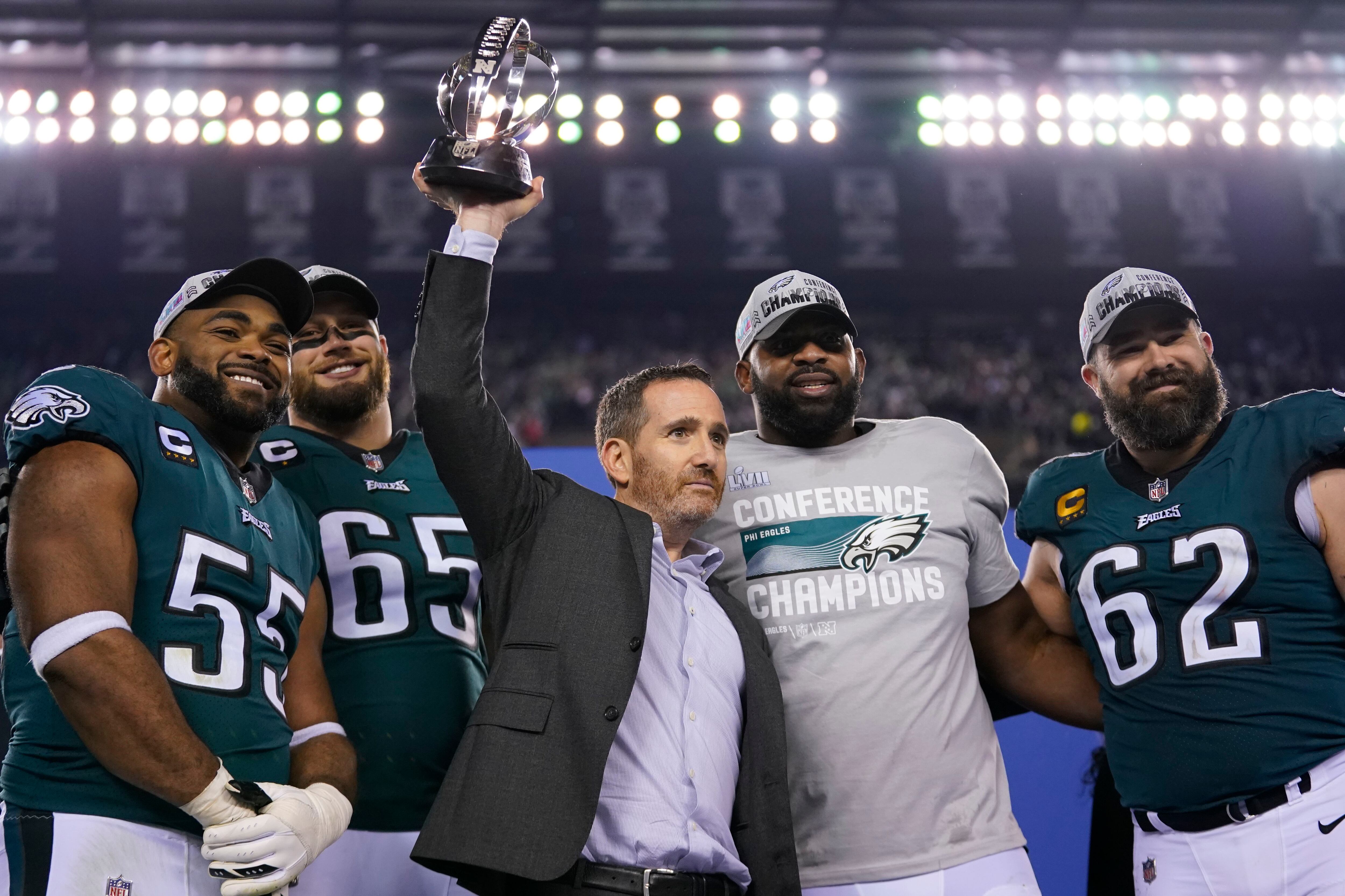 Eagles owner Jeffrey Lurie aims to bring back Kelly green uniforms by 2020  