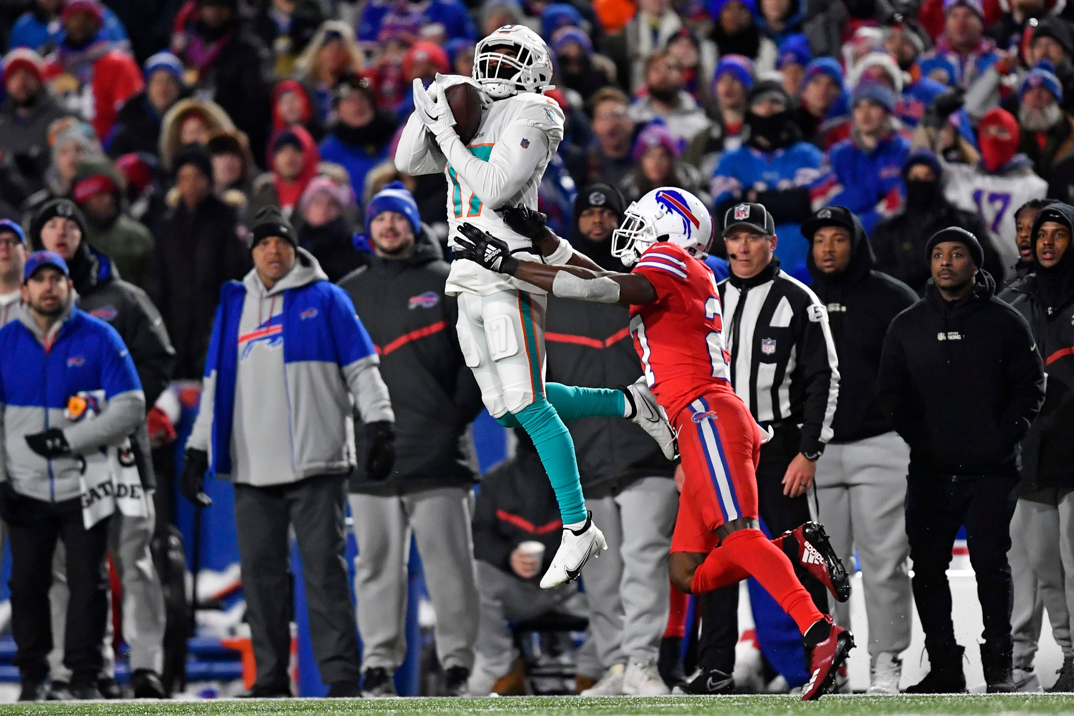 Buffalo Bills defeat Miami Dolphins on game-winning FG in snow game