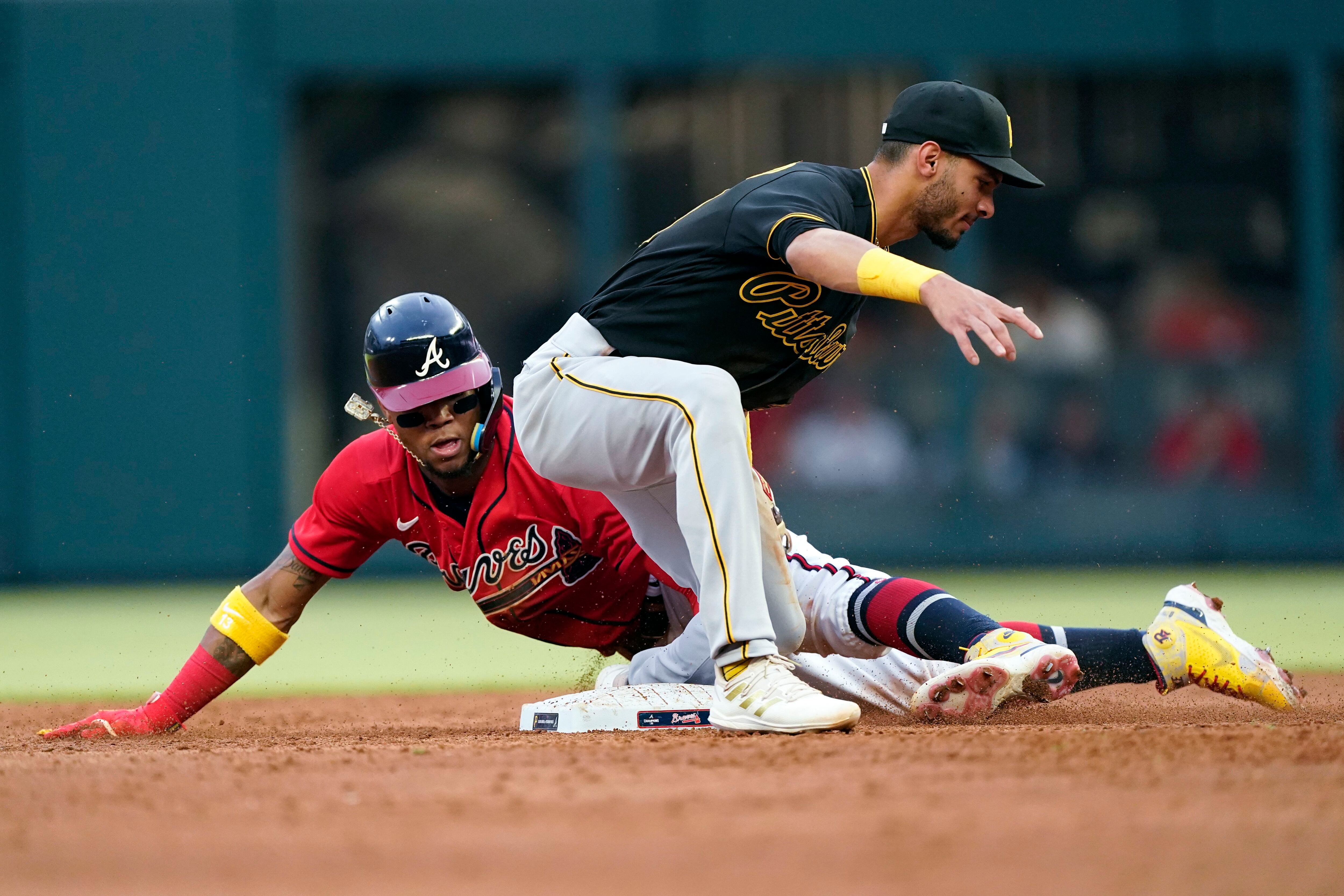 Strider fans 8, Braves top Pirates 4-2 for 9th straight win