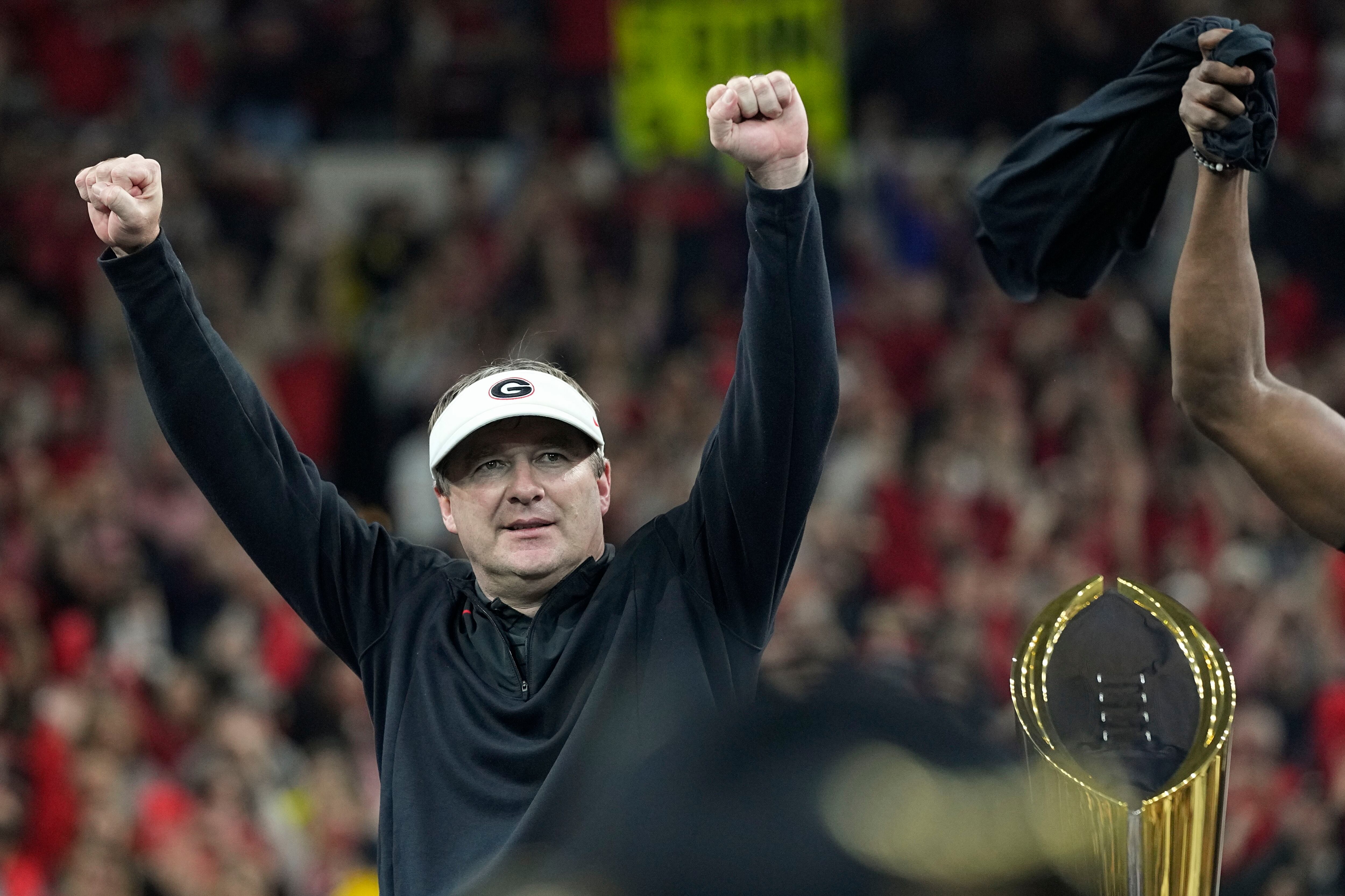 WATCH: Georgia Bulldogs Fans Celebrate Atlanta Braves' World Series in  Sanford Stadium