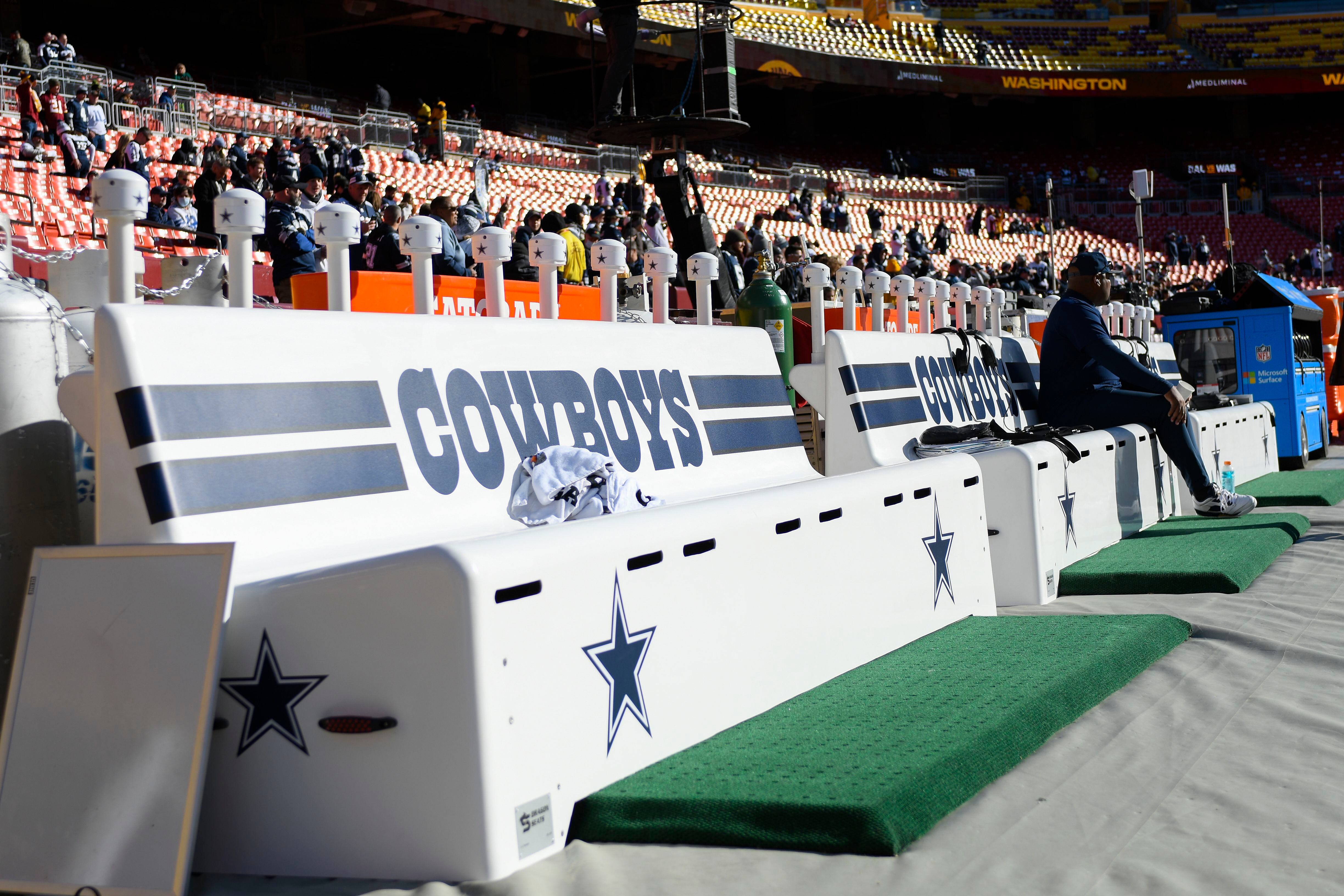 WATCH: Cowboys offense has Washington DL fighting each other on bench